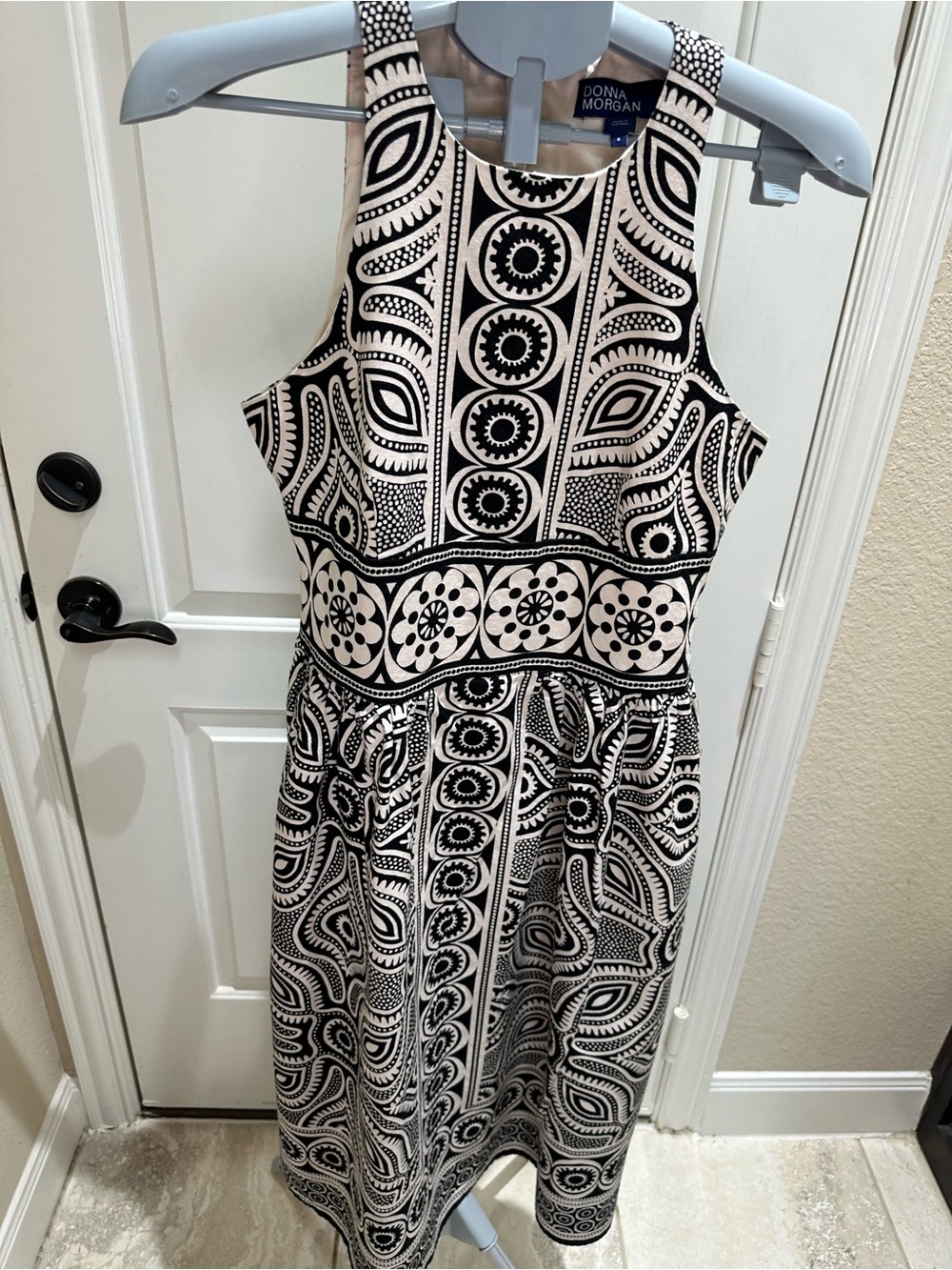 Donna Morgan Black and Cream Graphic Print Sleeveless Dress - Picture 3 of 9